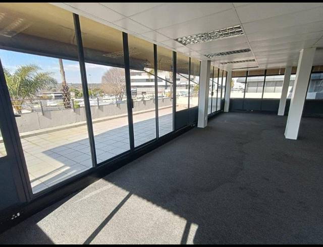 BUSINESS PROPERTY TO RENT IN CRESTA